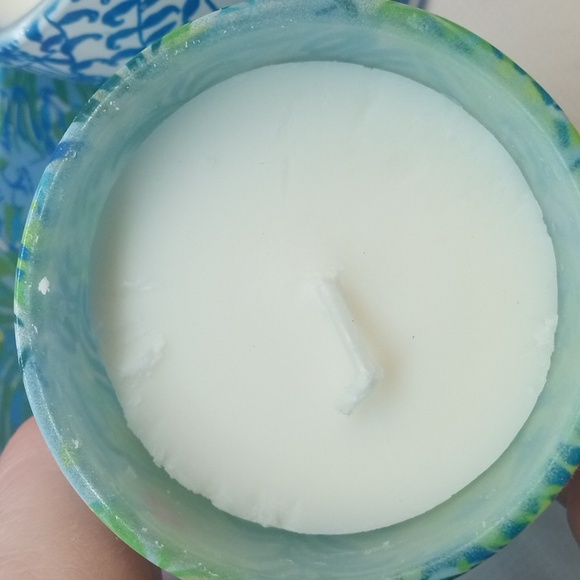 LILLY PULITZER VOTIVE CANDLE SET - Picture 6 of 13